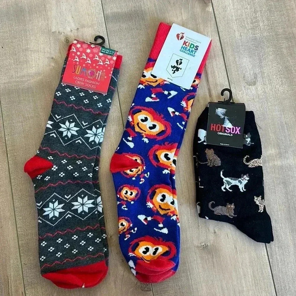 4/$25 Ladies Socks Bundle HotSox Cats Fair Isle Hearts - Picture 1 of 4